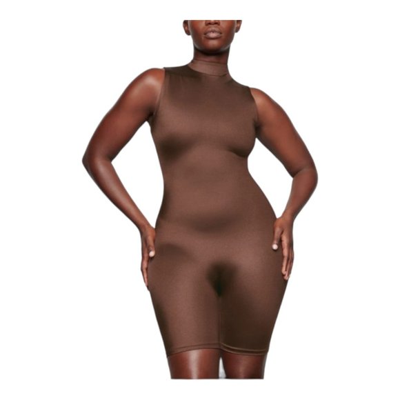 NT291 SKIMS NWT ALL-IN-ONE SHINE MOCK NECK MID THIGH ONESICOCOA 2X - Picture 1 of 3